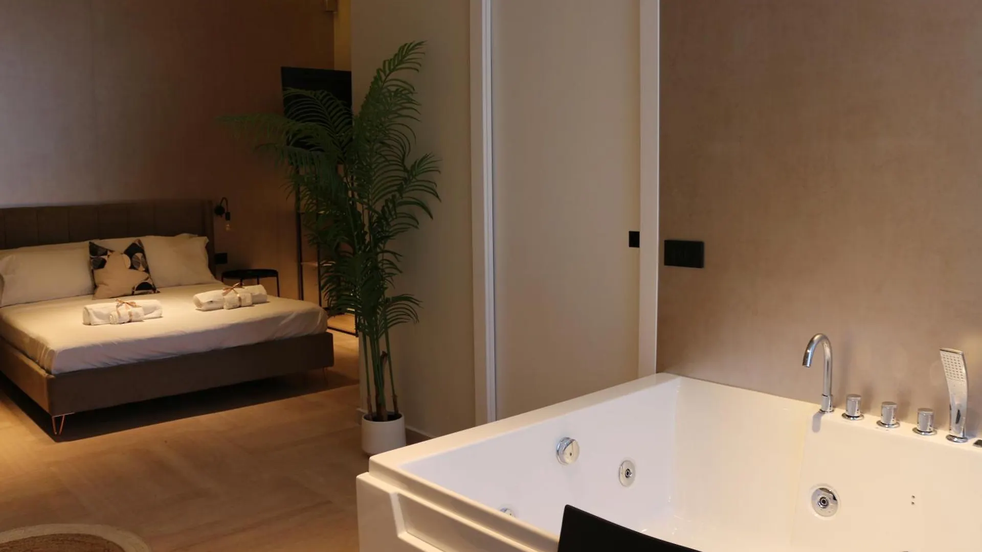 Moon Luxury Suite Κατάνια Ξενοδοχείο ημιδιαμονής